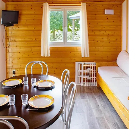 بيت للعطل Getaway Near With Pool