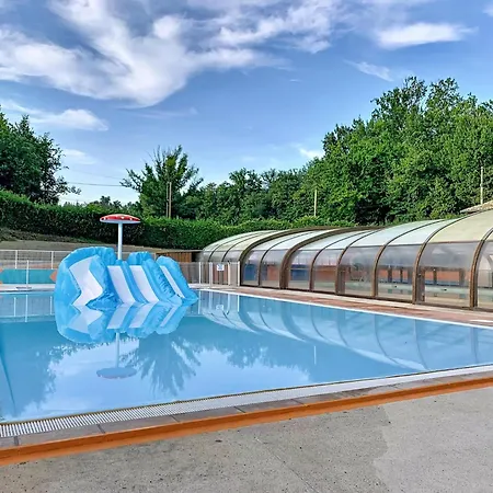 Getaway Near With Pool بيت للعطل *