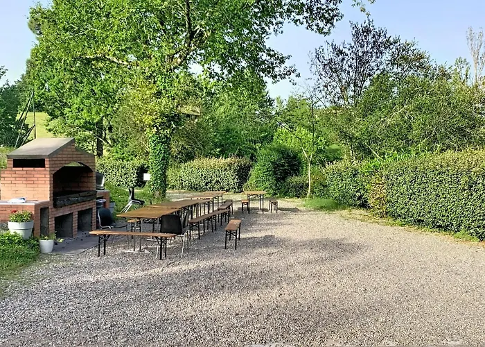 Getaway Near With Pool بيت للعطل مونكلار دو كيارْسي