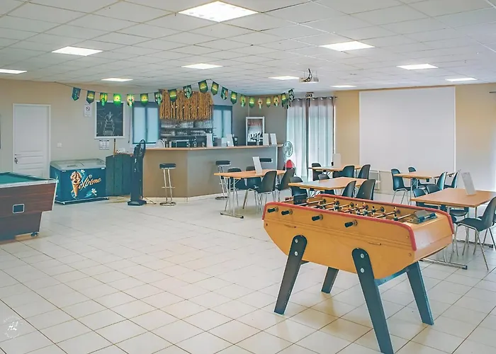 بيت للعطل Getaway Near With Pool مونكلار دو كيارْسي