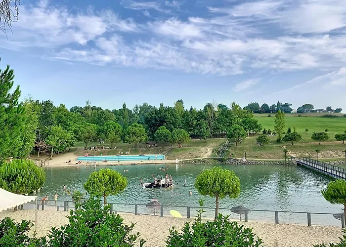 Getaway Near With Pool مونكلار دو كيارْسي