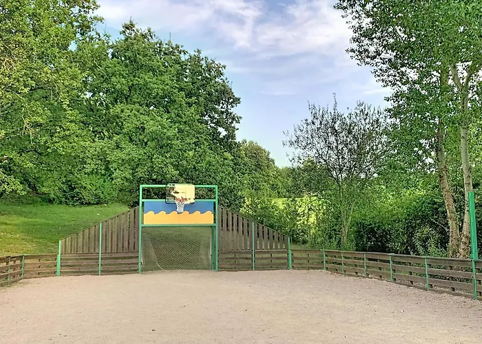 Getaway Near With Pool مونكلار دو كيارْسي