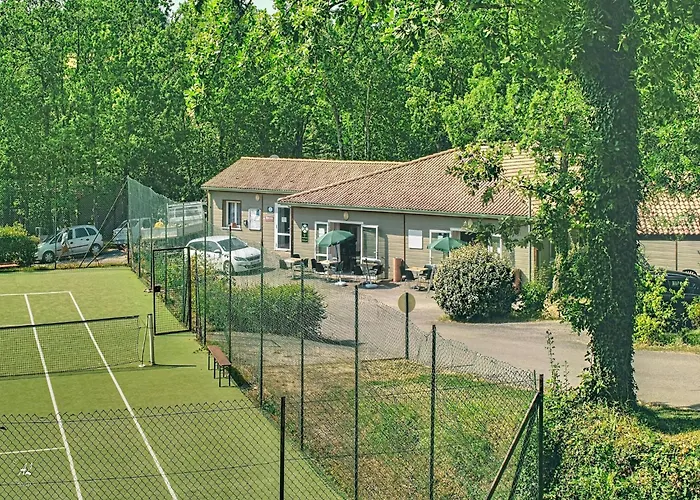 Getaway Near With Pool مونكلار دو كيارْسي