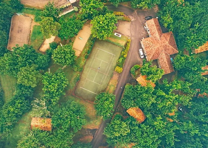 Getaway Near With Pool بيت للعطل