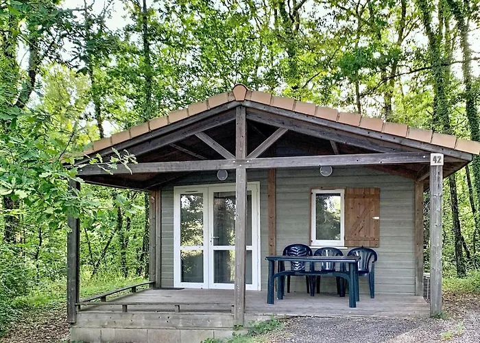 بيت للعطل Getaway Near With Pool *