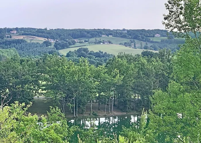 Getaway Near With Pool بيت للعطل